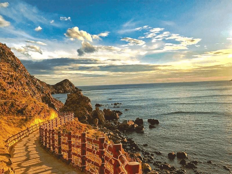 Eo Gió thơ mộng dưới ánh nắng sớm mai