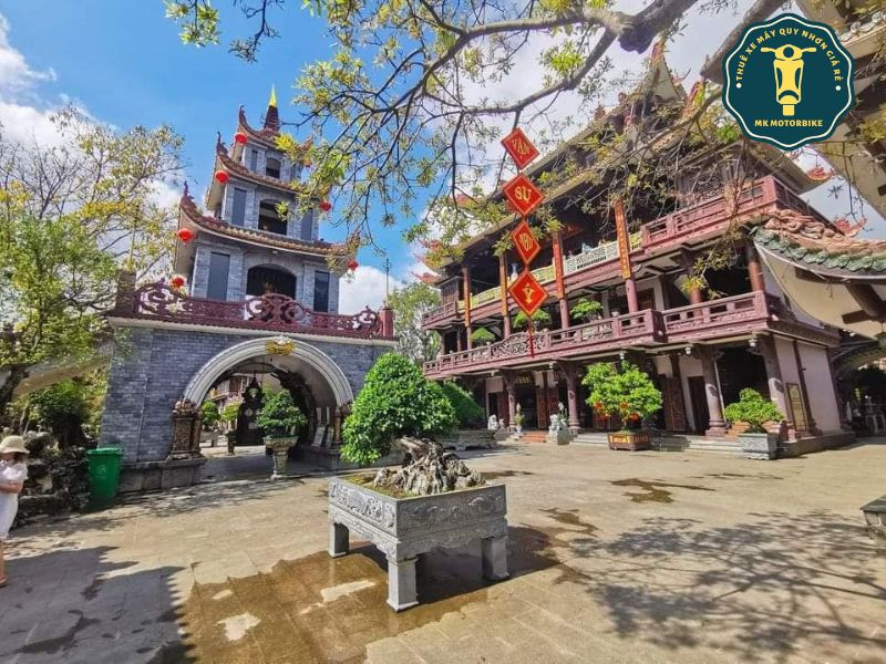 Tự do khám phá Chùa Thiên Hưng
